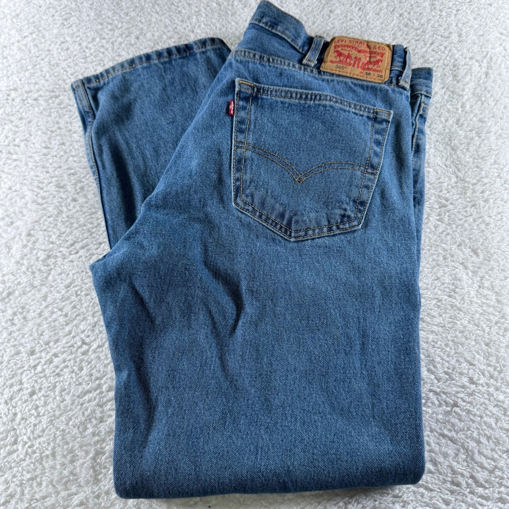 Men's Size 38x30 Levi 505 Regular Fit Denim Blue Jeans Light Wash‎ Distressed